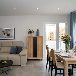Aac - Con Luz Propia, Amplio Y Nuevo! Apartamento